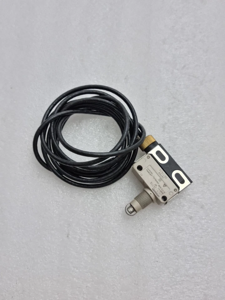 Omron D4ER-2A21N 06716Z4 Made in Japan D4ER2A21N